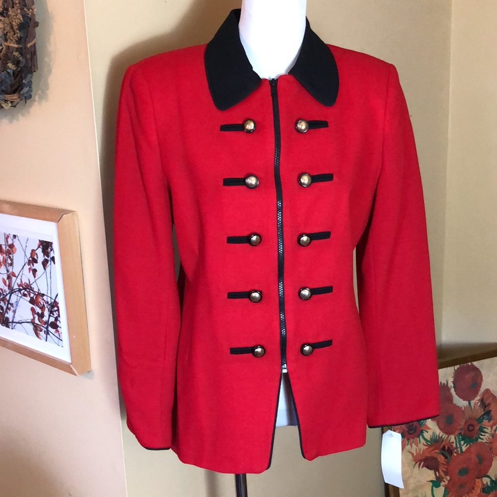 Vintage 80’s STANLEY BLACKER size 10 P Vibrant Red Military Band BrassButton NEW